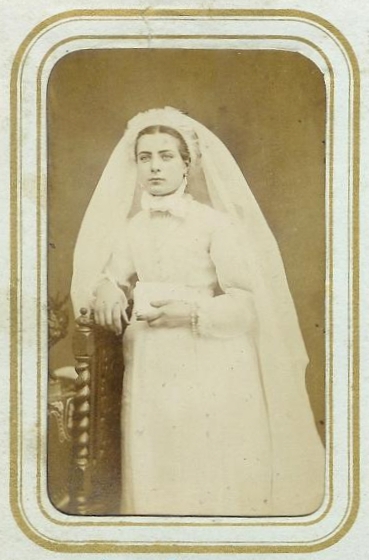 Céline Bouchet en communiante