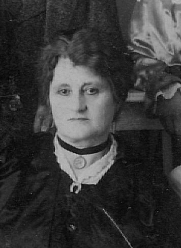 Mon arrière-grand-mère, Maria Pilard vers 1915. En deuil de son fils Edmond.